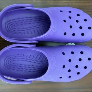 Men’s 10 purple CROCS